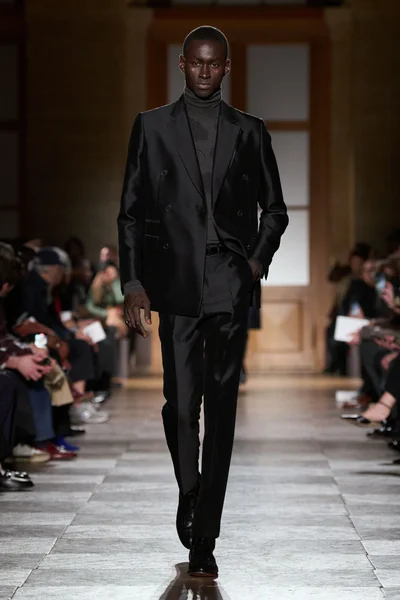 Look 57